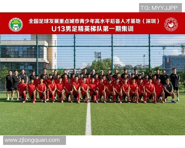 莱万领衔球队新篇章展现足球魅力与个人风采的完美结合